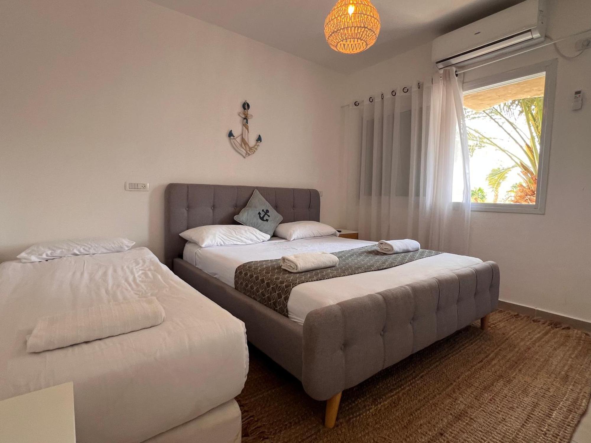 King Of The Dead Sea By Crown Apartment Neve Zohar Exterior photo